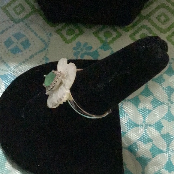 New Green Sapphire Mother of Pearl Set - Picture 6 of 8